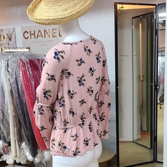 American Eagle Floral Top - Picture 6 of 9